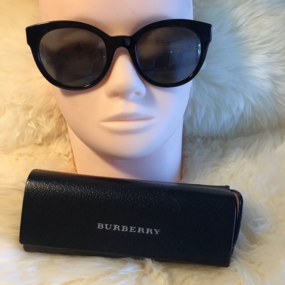 Burberry Blue and Black Sunglasses - Picture 2 of 8